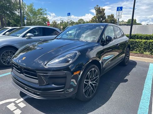 Certified 2026 Porsche Macan AWD/4WD image 1