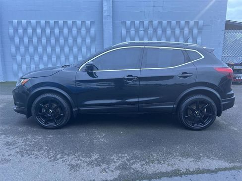 Used 2018 Nissan Rogue Sport SL image 4