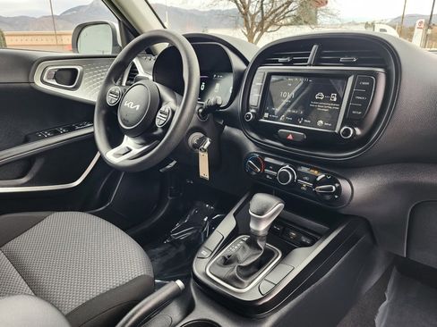 Certified 2023 Kia Soul LX w/ LX Technology Package image 15