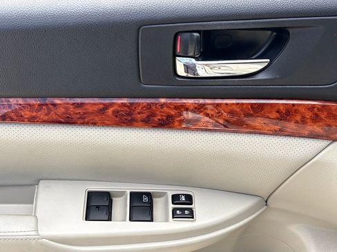 Used 2012 Subaru Outback 3.6R Limited w/ Moonroof Pkg image 13