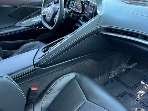 Used 2023 Chevrolet Corvette Stingray Coupe w/ Z51 Performance Package image 17