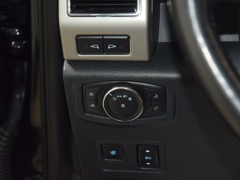 Used 2022 Ford F350 Lariat w/ Black Appearance Package AWD/4WD image 35