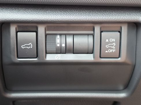 Used 2025 Subaru Forester Touring w/ Popular Package - Touring AWD/4WD image 14
