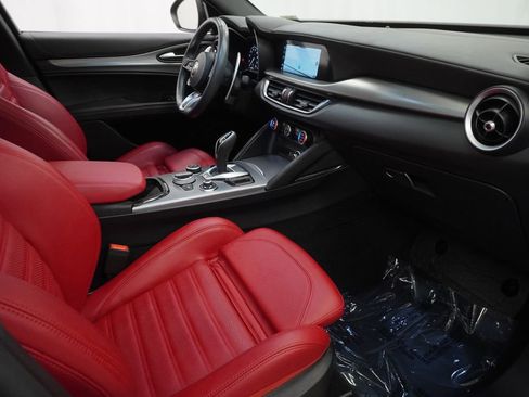 Used 2024 Alfa Romeo Stelvio Veloce image 52