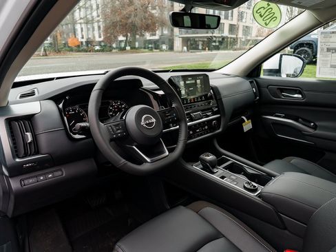 New 2025 Nissan Pathfinder SL image 22