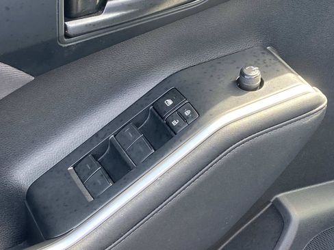Used 2023 Toyota Highlander LE FWD image 19