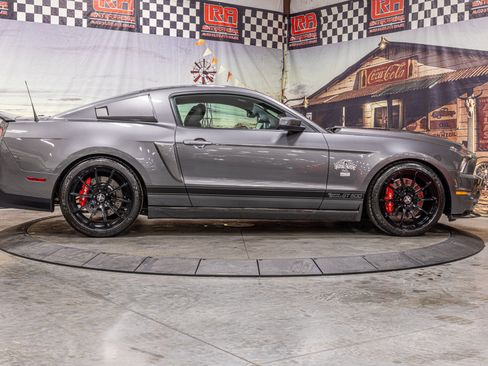 Used 2010 Ford Mustang Shelby GT500 image 4
