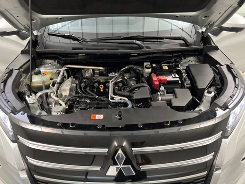 Used 2025 Mitsubishi Outlander SE FWD image 81
