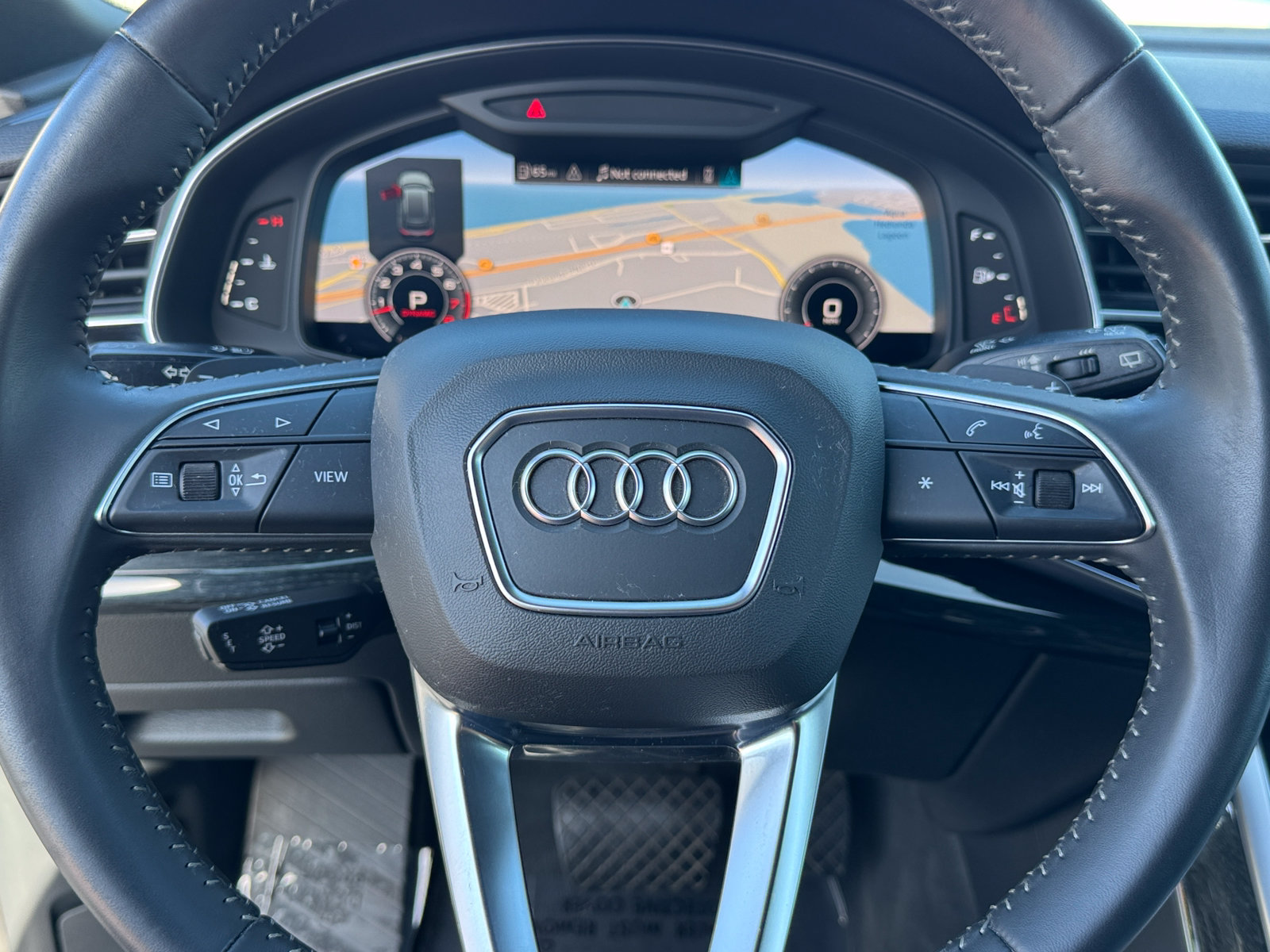 Used 2019 Audi Q8 Premium Plus w/ Premium Plus AWD/4WD image 24