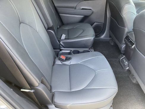 Certified 2026 Toyota Highlander Limited AWD/4WD image 21