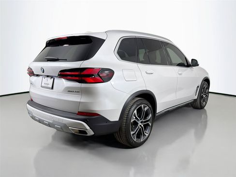 New 2026 BMW X5 xDrive40i AWD/4WD image 5