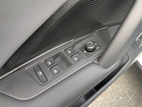 New 2026 Volkswagen Tiguan SE R-Line image 12