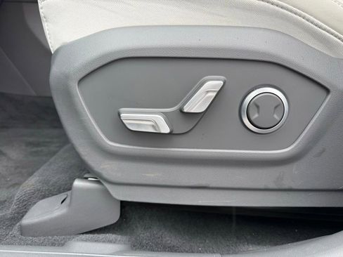 Certified 2025 Hyundai Santa Fe SEL image 33