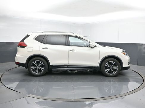 Used 2017 Nissan Rogue SL w/ SL Premium Package image 6