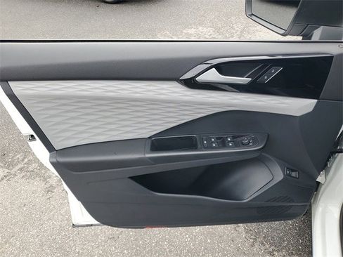 Certified 2023 Volkswagen Taos S image 12