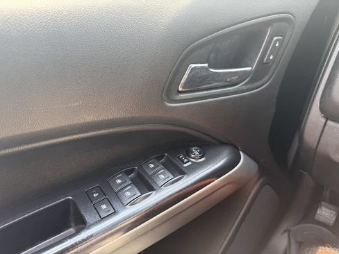 Used 2018 Chevrolet Colorado LT w/ Redline Special Edition RWD image 10