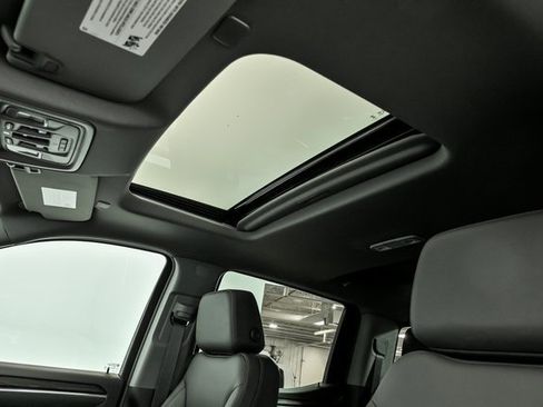 New 2026 GMC Sierra 1500 SLT image 8