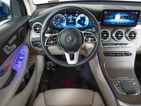 Used 2022 Mercedes-Benz GLC 300 image 11