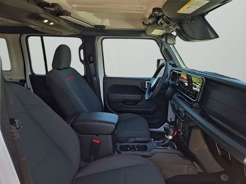 Used 2026 Jeep Wrangler Unlimited Rubicon AWD/4WD image 19