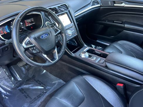 Used 2019 Ford Fusion Energi Titanium FWD image 11