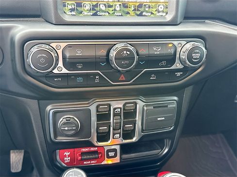 Used 2022 Jeep Wrangler Unlimited Rubicon 4xe w/ Steel Bumper Group image 17