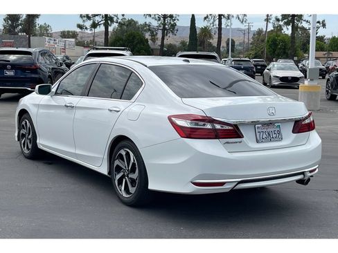 Used 2017 Honda Accord EX image 3