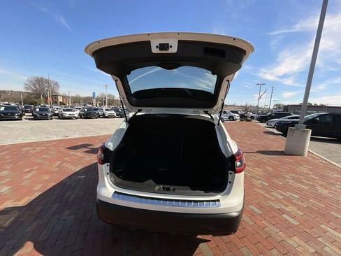 Used 2022 Nissan Rogue Sport SL image 34