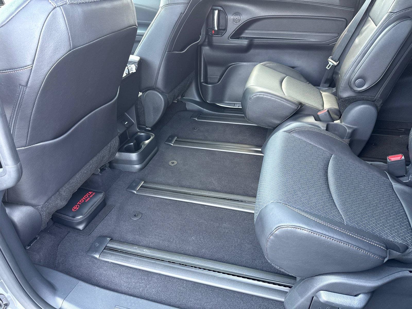 Used 2026 Toyota Sienna Limited AWD/4WD image 27