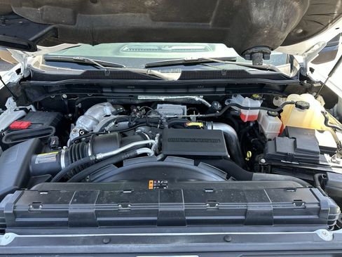 Used 2022 Chevrolet Silverado 3500 High Country w/ Technology Package AWD/4WD image 34