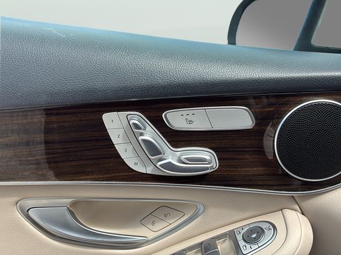 Used 2022 Mercedes-Benz GLC 300 image 14