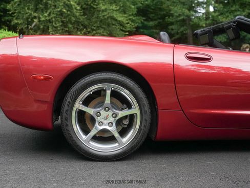 Used 2004 Chevrolet Corvette Convertible w/ Preferred Equipment Group RWD image 10