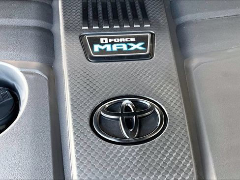 Used 2025 Toyota Sequoia TRD Pro AWD/4WD image 33