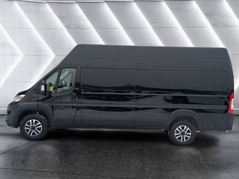 Used 2024 RAM ProMaster 3500 w/ Quick Order Package 22G SLT image 3