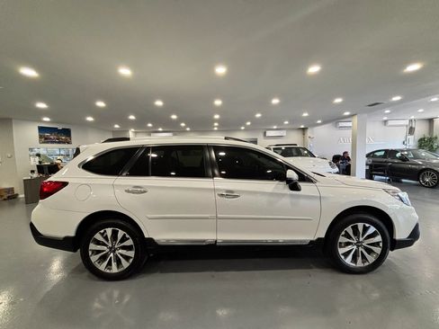 Used 2019 Subaru Outback 2.5i Touring AWD/4WD image 8