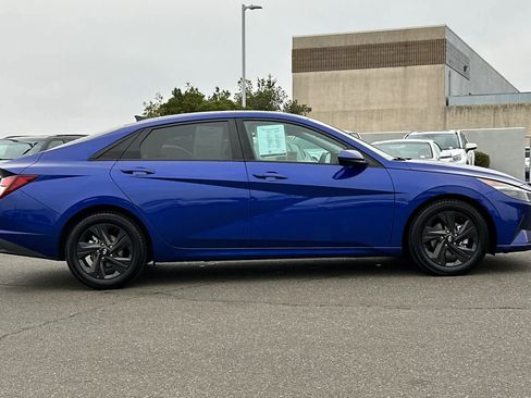 Used 2021 Hyundai Elantra SEL w/ Convenience Package image 6