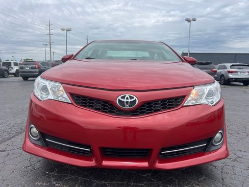 Used 2014 Toyota Camry SE FWD image 2