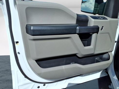 Used 2016 Ford F150 XL w/ Equipment Group 101A Mid RWD image 14