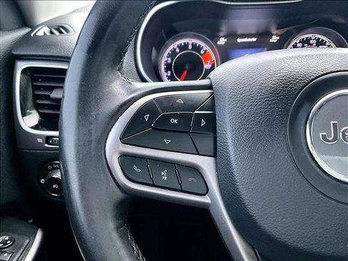 Used 2019 Jeep Cherokee Limited FWD image 18