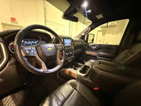 Used 2022 Chevrolet Silverado 2500 High Country w/ Safety Package II AWD/4WD image 17