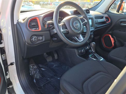 Certified 2020 Jeep Renegade Latitude image 25