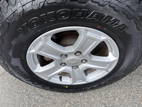 Used 2022 Jeep Wrangler Unlimited Sport w/ Sun And Sound Package image 8