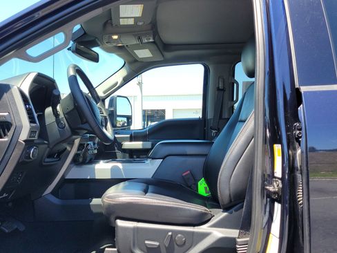 Used 2021 Ford F250 Lariat w/ Lariat Ultimate Package AWD/4WD image 20