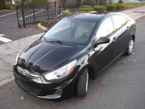 Used 2016 Hyundai Accent SE w/ Option Group 02 image 1