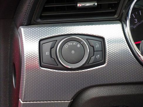 Used 2017 Ford Mustang GT Premium RWD image 31