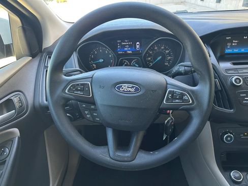 Used 2017 Ford Focus SE FWD image 14