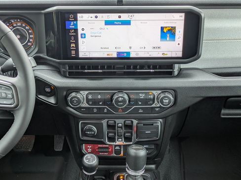 New 2026 Jeep Gladiator Sport AWD/4WD image 19