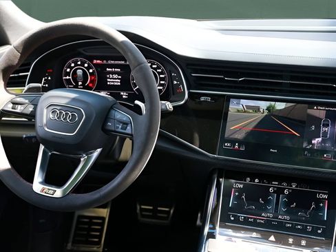 Used 2024 Audi RS Q8 AWD/4WD image 44