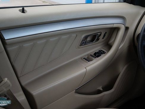 Used 2013 Ford Taurus SEL image 9