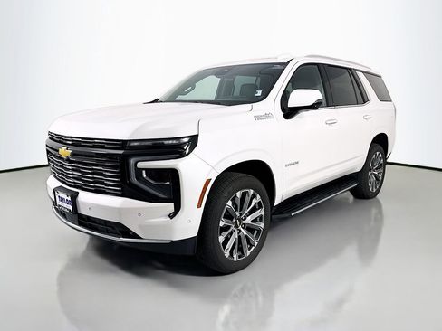 Used 2025 Chevrolet Tahoe High Country w/ Sun And Tow Package AWD/4WD image 3