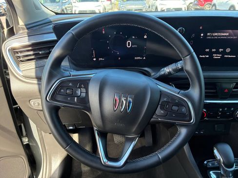 Used 2025 Buick Encore GX Preferred AWD/4WD image 27
